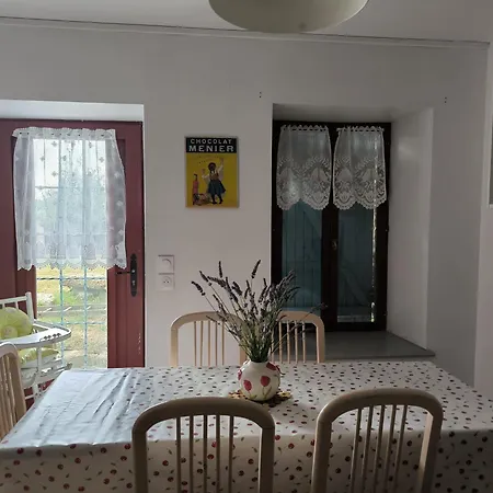 La Maison Bleue Ferienhaus Paissy